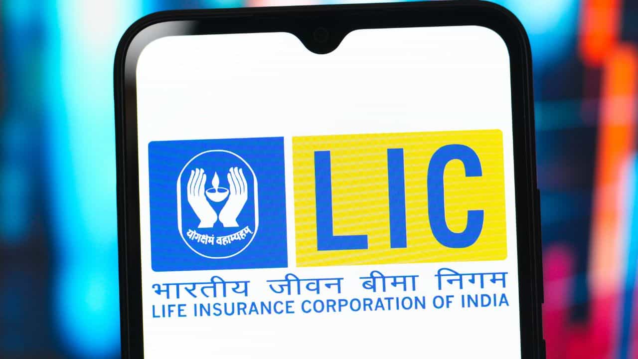 LIC Jeevan Tarun Policy: দৈনিক ১৫০ টকা জমা কৰি পাব ২৬ লাখ টকা, জানক কেনেকৈ? LIC Jeevan Tarun Policy: দৈনিক ১৫০ টকা জমা কৰি পাব ২৬ লাখ টকা, জানক কেনেকৈ?