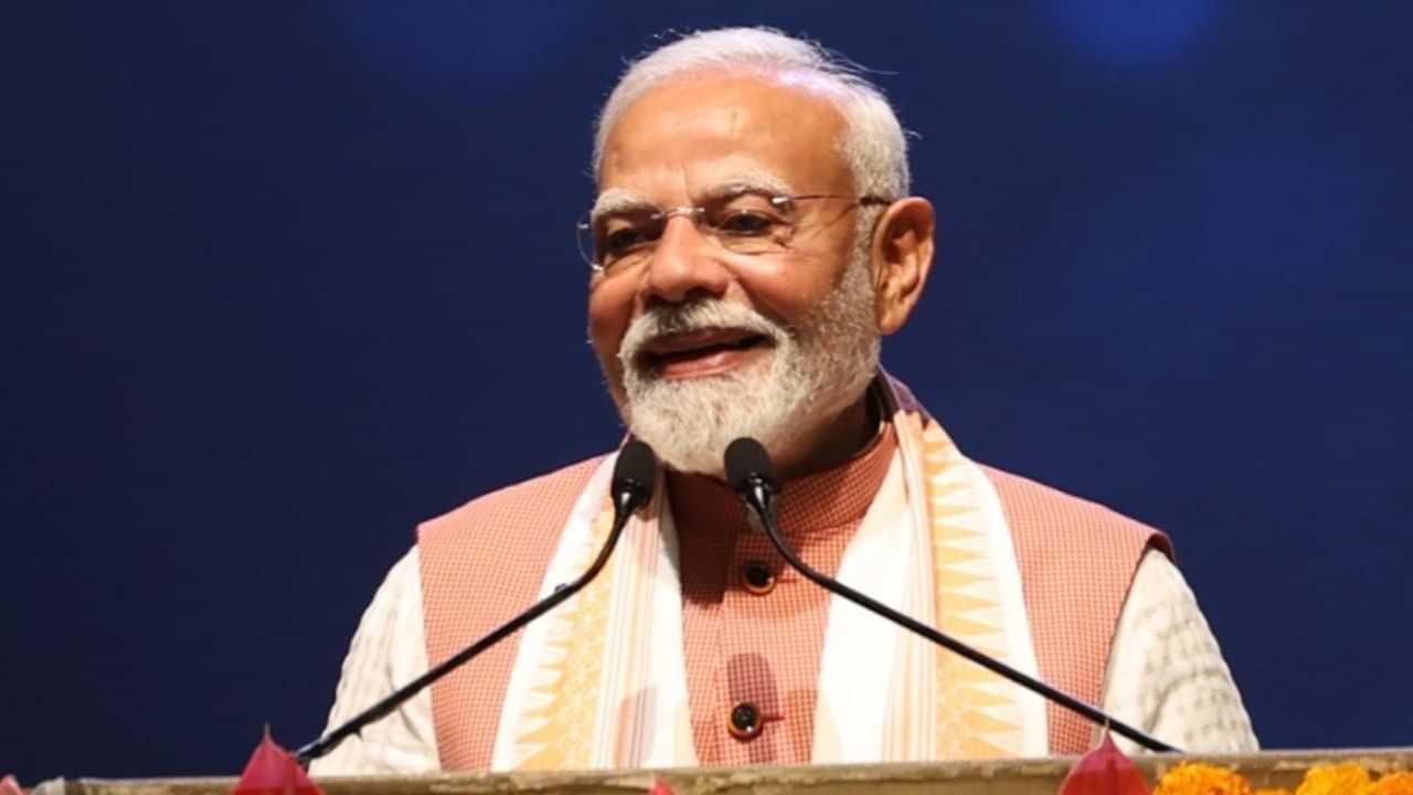 অপাৰেচন সেন্দূৰক তামাছা আখ্যা দিয়া হৈছে...সন্ত্ৰাসবাদী নিধন কৰিবলৈ কাৰোবাৰ অনুমতি লব লাগে নেকি? প্ৰধানমন্ত্ৰীৰ প্ৰশ্ন