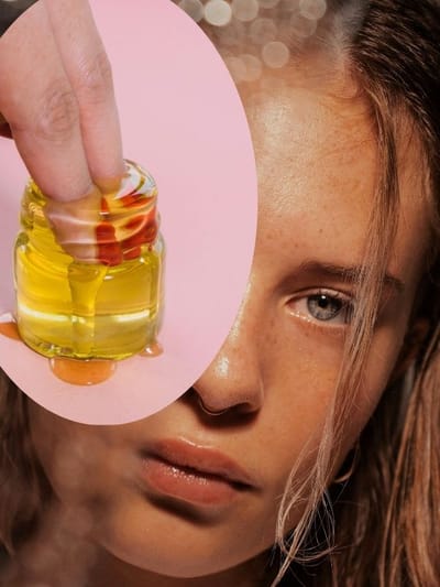 ডাৰ্ক চাৰ্কল, বলিৰেখা সকলো হ’ব দূৰ; আপোনাৰ মুখাৱয়বৰ সৌন্দৰ্য ধৰি ৰাখিব এইবিধ তেলে