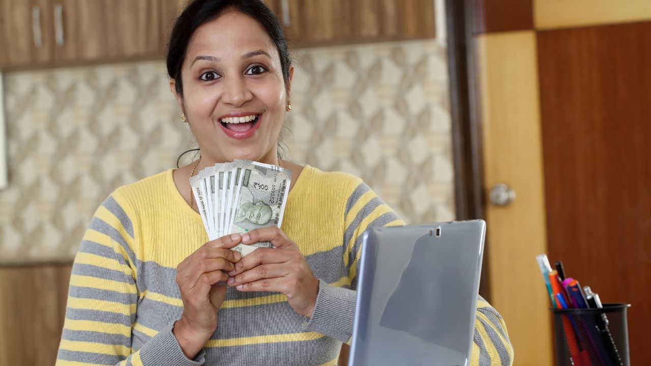 চৰকাৰী কৰ্মচাৰী-পেঞ্চনাৰৰ বাবে দীপাৱলী ডাঙৰ উপহাৰ, বৃদ্ধি পাব DA ! চৰকাৰী কৰ্মচাৰী-পেঞ্চনাৰৰ বাবে দীপাৱলী ডাঙৰ উপহাৰ, বৃদ্ধি পাব DA !