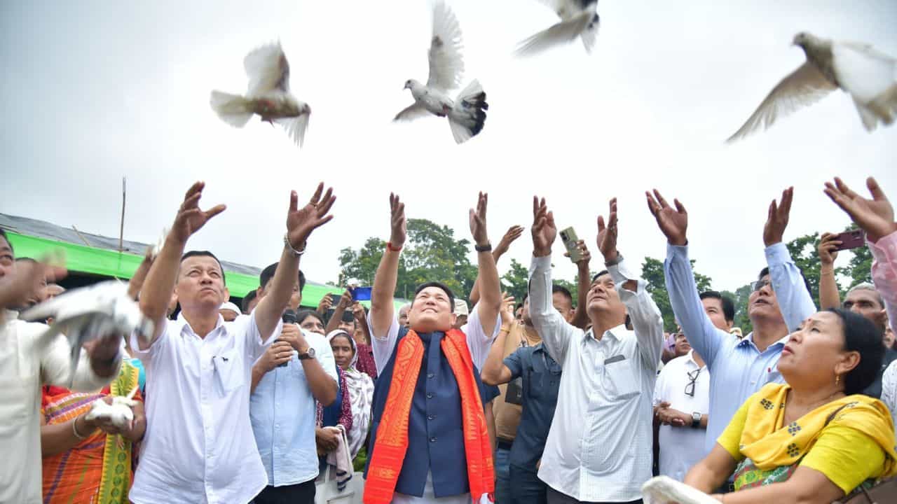 ৰাজনীতিত নাই কোনো শত্ৰু,নাই কোনো মিত্ৰ, এইবাৰ বিটিআৰত কি হব নিৰ্বাচনী সমীকৰণ? ৰাজনীতিত নাই কোনো শত্ৰু,নাই কোনো মিত্ৰ, এইবাৰ বিটিআৰত কি হব নিৰ্বাচনী সমীকৰণ?