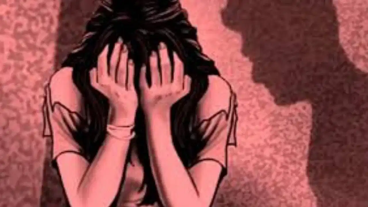 ডিব্ৰুগড়ৰ চাহ বাগিচাত নাবালিকাৰ সৈতে জঘন্য কাণ্ড! হত্যা কৰি নলাত পেলাই দিলে... ডিব্ৰুগড়ৰ চাহ বাগিচাত নাবালিকাৰ সৈতে জঘন্য কাণ্ড! হত্যা কৰি নলাত পেলাই দিলে...