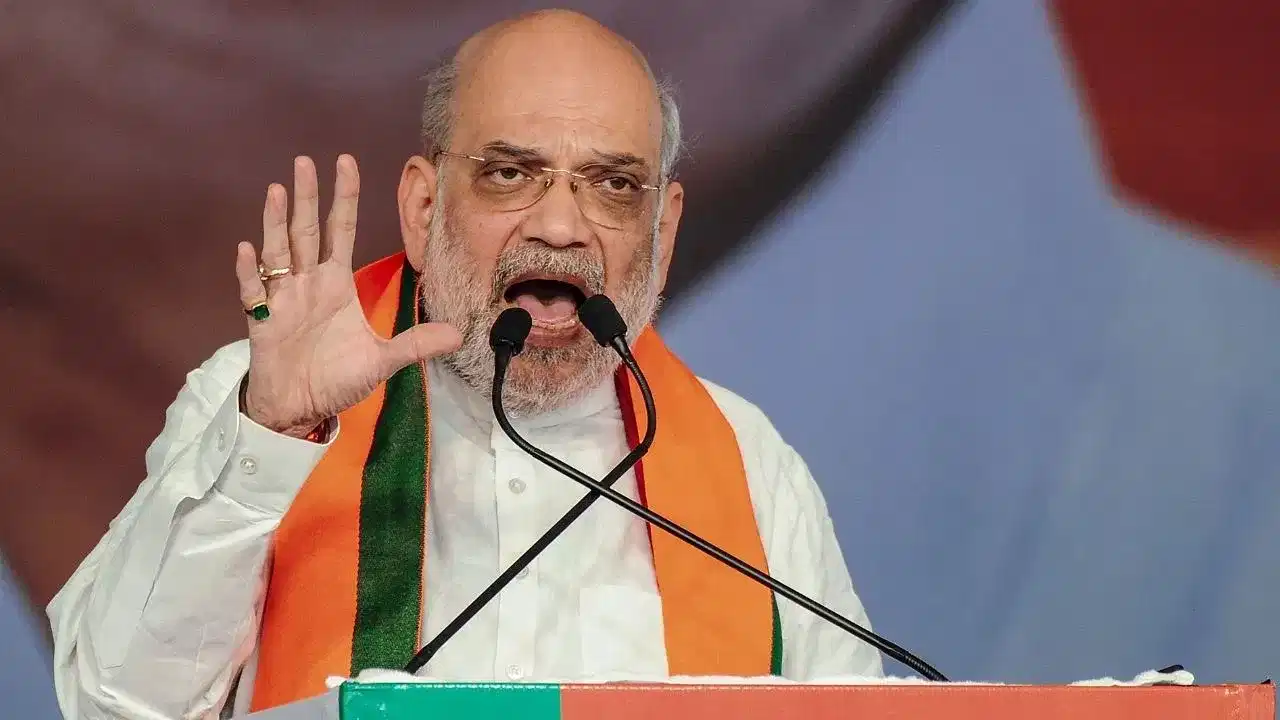 হঠাৎ গৃহমন্ত্ৰী অমিত শ্বাহৰ বিমানত কাৰিকৰী বিজুতি, তাৰ পিছত...