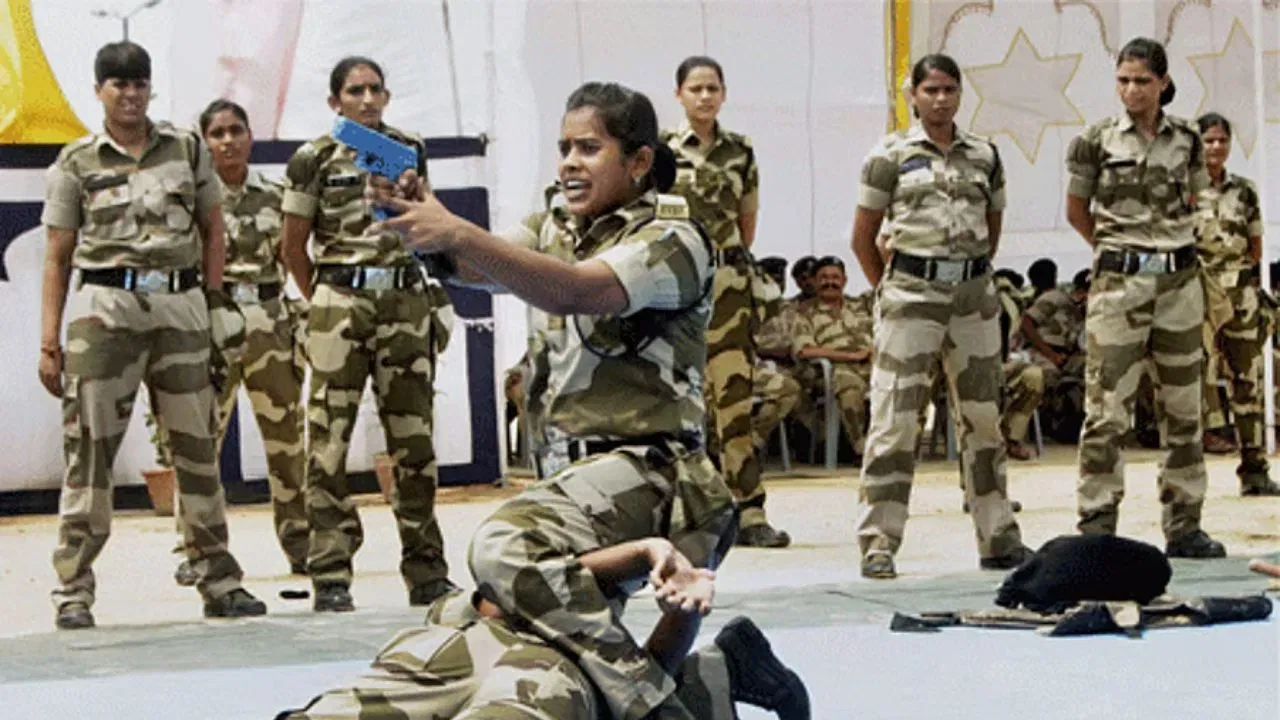 শক্তি পাব বৃদ্ধি! CISF য়ে আৰম্ভ কৰিলে প্ৰথম মহিলা কমাণ্ডো ইউনিট… শক্তি পাব বৃদ্ধি! CISF য়ে আৰম্ভ কৰিলে প্ৰথম মহিলা কমাণ্ডো ইউনিট…