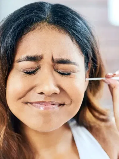 এইদৰে কাণ পৰিষ্কাৰ কৰিলে হেৰুৱাব পাৰে শ্ৰৱণ ক্ষমতা! সঠিক উপায় জানক…