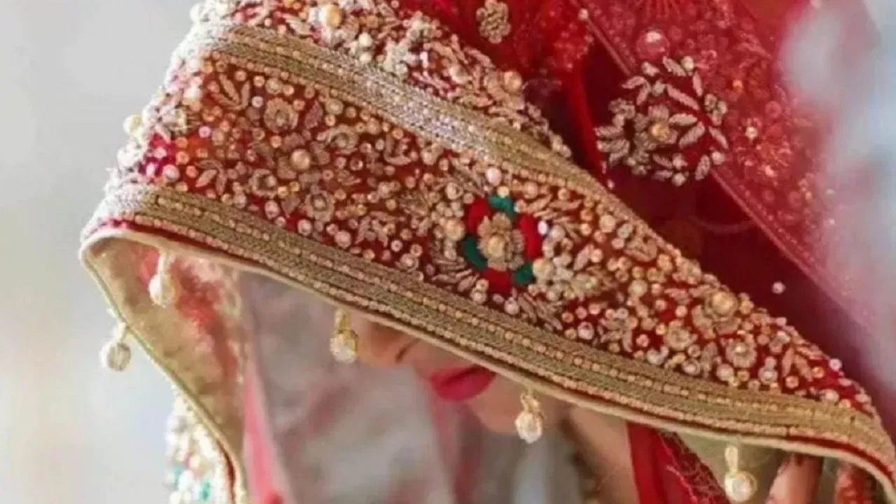 নৃশংস! স্বামীক জংঘললৈ মাতি নিলে নৱবিবাহিত পত্নীয়ে, তাৰ পিছত শিলেৰে মৰিয়াই…