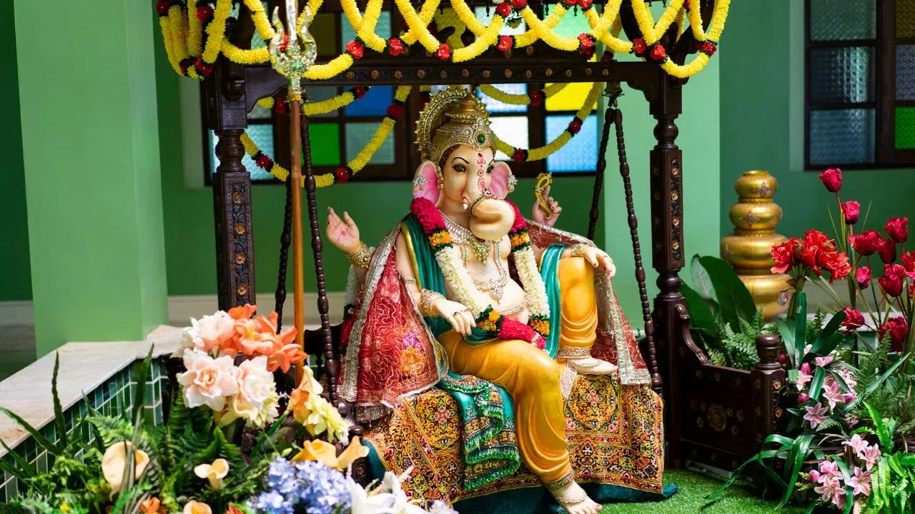 ওঁ শ্রী গণেশায় নমঃ… গণেশ চতুৰ্থীৰ পবিত্ৰ ক্ষণত আপোনজনক দিয়ক শুভকামনা… ওঁ শ্রী গণেশায় নমঃ… গণেশ চতুৰ্থীৰ পবিত্ৰ ক্ষণত আপোনজনক দিয়ক শুভকামনা…