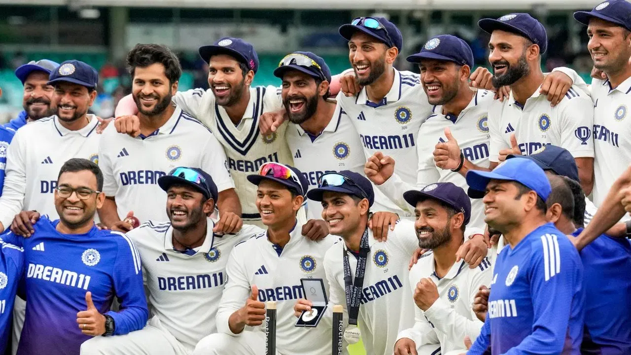 ইংৰাজৰ ভূমিত অভেল টেষ্টৰ ঐতিহাসিক বিজয় উদযাপন নকৰিলে টীম ইণ্ডিয়াই, কিয় এই সিদ্ধান্ত? ইংৰাজৰ ভূমিত অভেল টেষ্টৰ ঐতিহাসিক বিজয় উদযাপন নকৰিলে টীম ইণ্ডিয়াই, কিয় এই সিদ্ধান্ত?