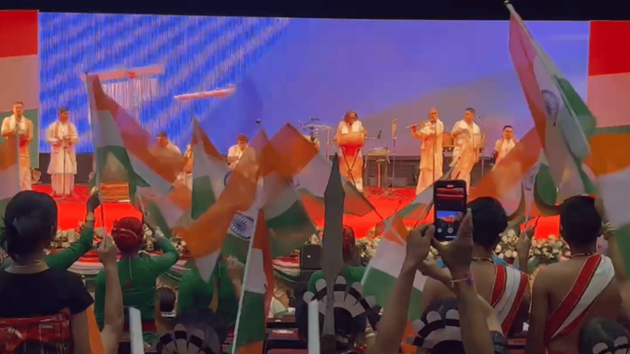 স্বাধীনতা দিৱসৰ পূৰ্বে গুৱাহাটীত ত্ৰিৰংগ সমলয় শীৰ্ষক কাৰ্যসূচী... স্বাধীনতা দিৱসৰ পূৰ্বে গুৱাহাটীত ত্ৰিৰংগ সমলয় শীৰ্ষক কাৰ্যসূচী...