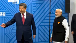 ট্ৰাম্পৰ ভাবুকিৰ মাজতে দূৰত্ব হ্ৰাস! শীঘ্ৰেই ভাৰতলৈ আহিব চীনৰ বৈদেশিক মন্ত্ৰী…