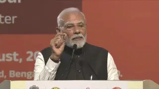 অপাৰেশ্যন সেন্দূৰৰ সফলতাৰ আঁৰত… কেইঘণ্টামানৰ ভিতৰতে আঁঠু ল’লে পাকিস্তানে: প্ৰধানমন্ত্ৰী মোদী