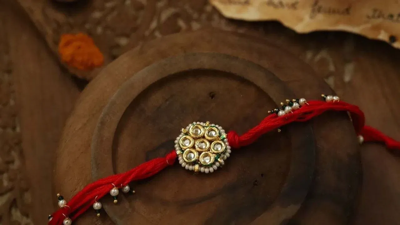 Happy Raksha Bandhan: কাইলৈ পবিত্ৰ ৰাখী বন্ধন, এই দিনটোত দূৰত থকা ভাতৃ-ভগ্নীক দিয়ক শুভেচ্ছা
