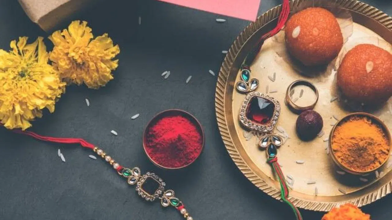Raksha bandhan 2025: কাইলৈ পবিত্ৰ ৰাখীবন্ধন, ভাতৃক কেতিয়া পিন্ধাব ৰাখী? জানক শুভ সময়