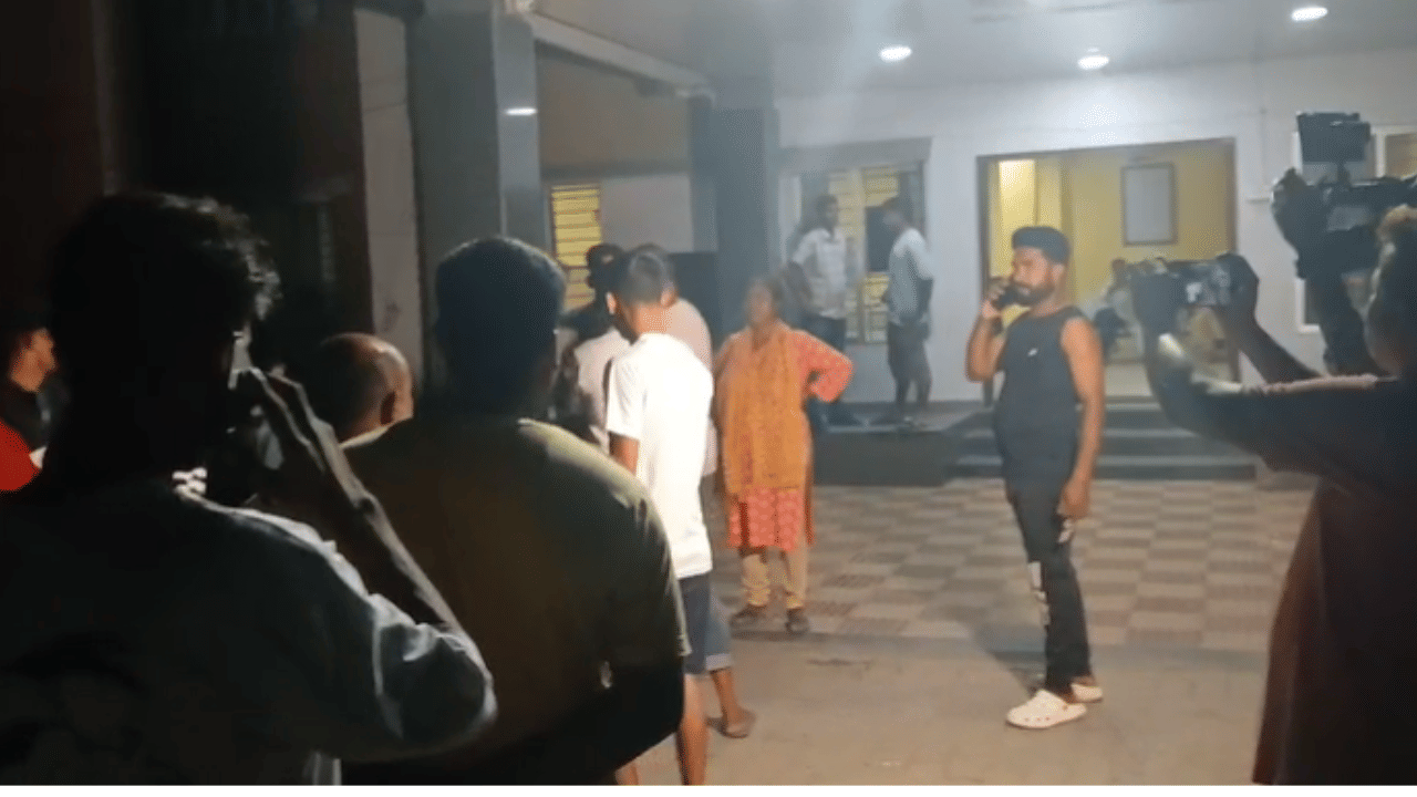 ইফালে ঘটনা সন্দৰ্ভত আৰক্ষীয়ে আৰম্ভ কৰিছে তদন্ত। গতিকে তদন্তৰ অন্তত জানিব পৰা যাব যে কোনে, কিয় এই কাণ্ড সংঘটিত কৰিলে। এতিয়ালৈকে এই কাণ্ডৰ কাৰণ পোহৰলৈ অহা নাই।