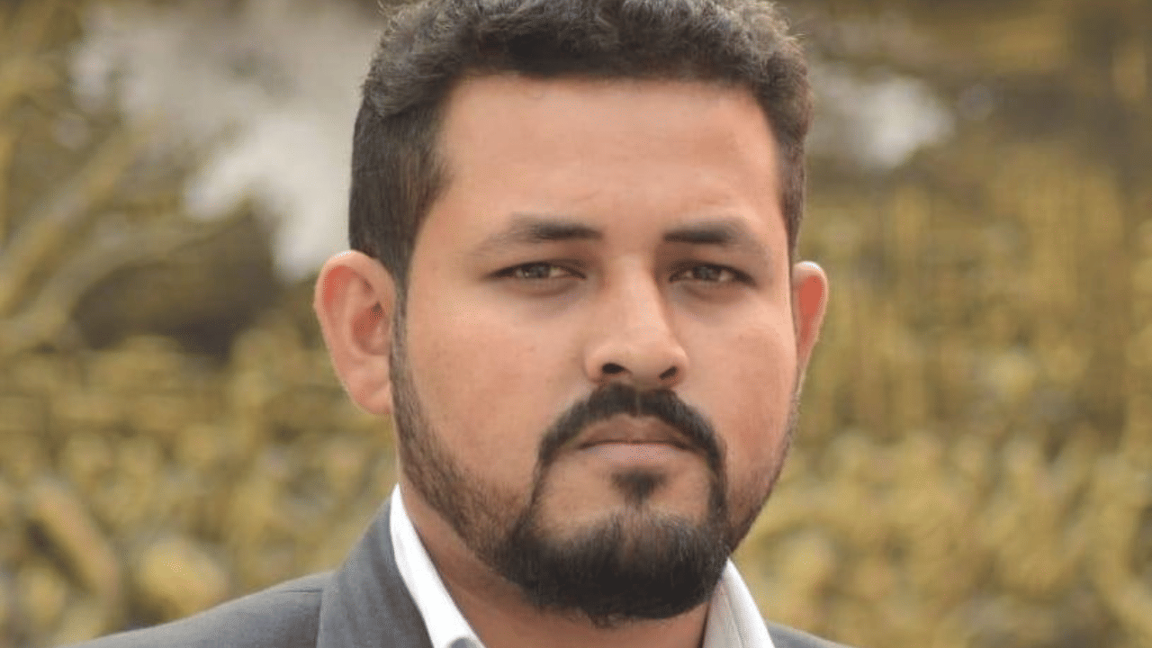 বিজেপিত যোগদান কৰিব নেকি সদৌ অসম ছাত্ৰ সন্থাৰ প্ৰাক্তন সাধাৰণ সম্পাদক শংকৰজ্যোতি বৰুৱাই? বিগত কেইটামান দিনৰ পৰা এই প্ৰশ্নসমূহ মানুহৰ মাজত উত্থাপন হৈ আহিছে। বহুতে দাবী কৰিছে যে, আছু ত্যাগ কৰাৰ পাছতে বৰুৱাই বিজেপিত যোগদানৰ পৰিকল্পনা কৰিছে।