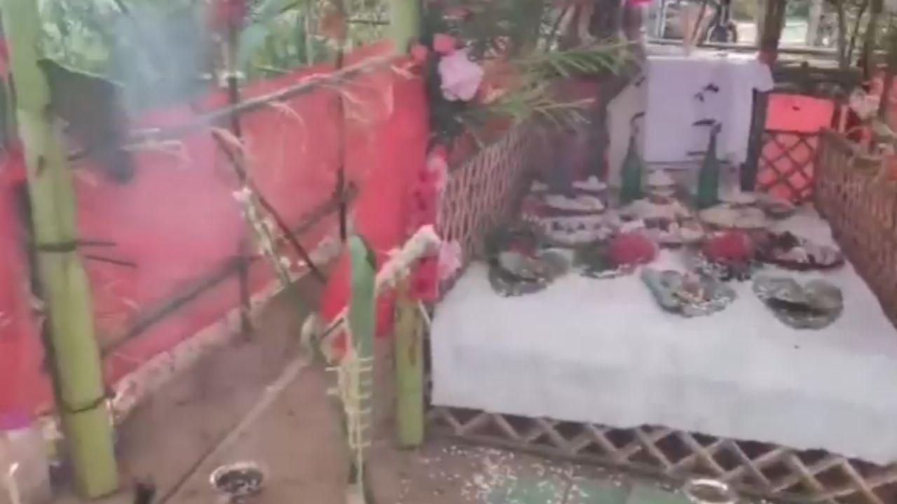 নাই কোনো জাকজমকতা, মূৰ্তিৰ প্ৰয়োভৰ! ৰাজ্যৰে এই জনজাতিৰ ১৩০০ বছৰীয়া দুৰ্গা পূজাৰ পৰম্পৰাৰ বিষয়ে জানেনে?