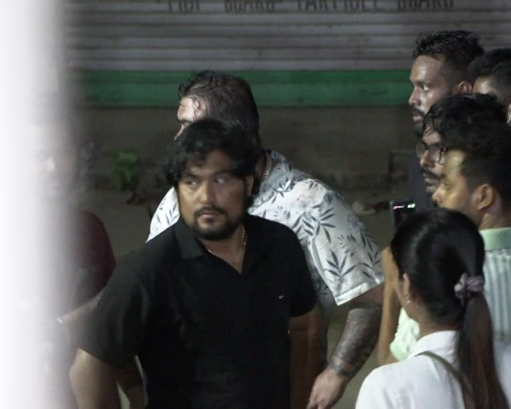 সিদ্ধাৰ্থৰ শৰ্মাৰ ঘৰৰ সন্মুখত আজি প্ৰতিবাদ কৰিছিল। আজি প্ৰতিবাদৰ পিছত জুবিন গাৰ্গৰ মেনেজাৰ সিদ্ধাৰ্থ শৰ্মাৰ বাসগৃহ ছীল কৰিলে SITএ।