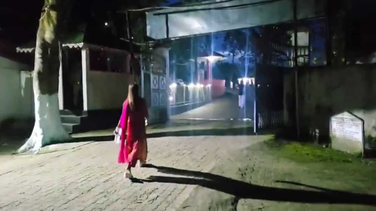 বিয়াৰ প্ৰলোভনেৰে দৈহিক সম্পৰ্ক! এচিএছ পাৰ্থ প্ৰতিমৰ বিৰুদ্ধে যৌন শোষণ তথা প্ৰতাৰণাৰ অভিযোগ তুলিলে কোনে?