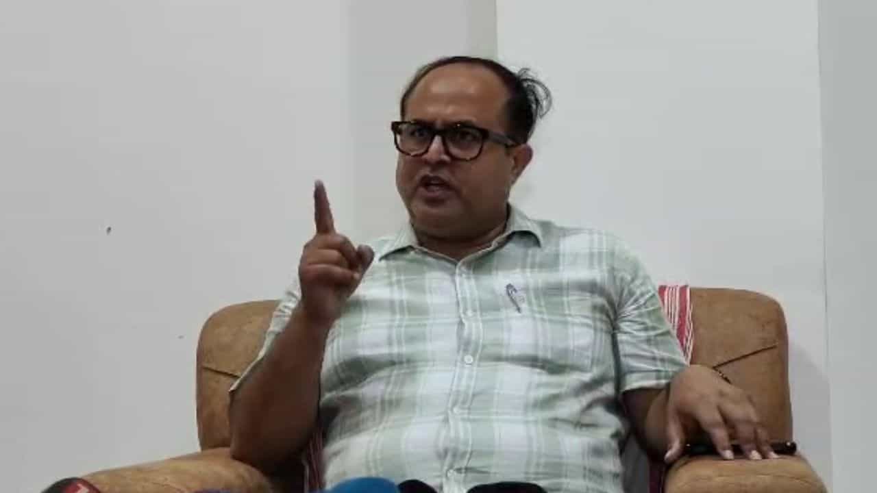 বিদেশী বিতাড়নৰ নতুন কাহিনীয়ে অশান্ত কৰিব অসমক: আমিনুল ইছলামৰ দাবী