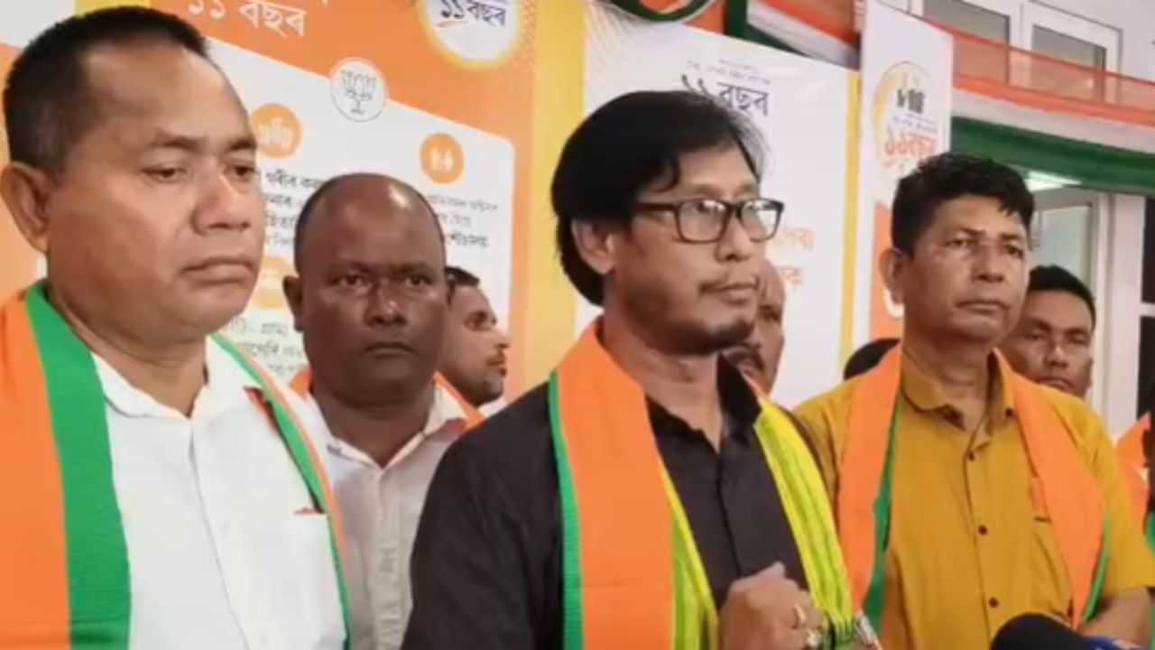 ৰাজনীতিত ক্ষমতা লাগিব, ২৬ ত বিচাৰিব প্ৰাৰ্থিত্ব ! বিজেপিত যোগদান কোচ-ৰাজবংশী নেতা বিশ্বজিৎ ৰায়ৰ