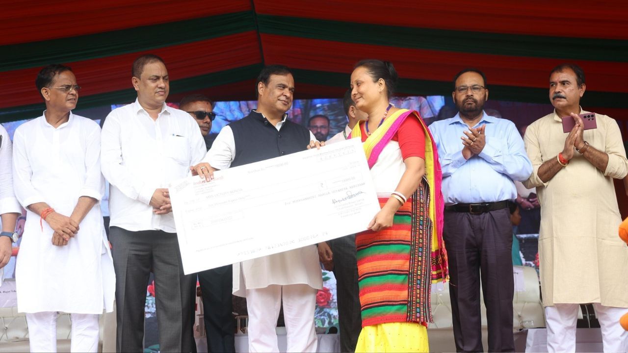 এগৰাকী নাৰীক সৱলীকৰণ কৰাৰ অৰ্থ হৈছে সমাজখনক শক্তিশালী কৰা: মুখ্যমন্ত্ৰী
