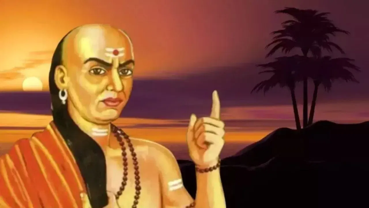Chanakya Niti: কেতিয়াও আনৰ আগত প্ৰকাশ নকৰিব এই ৩টা গোপন কথা, বন্ধু হৈ পৰিব শত্ৰু… Chanakya Niti: কেতিয়াও আনৰ আগত প্ৰকাশ নকৰিব এই ৩টা গোপন কথা, বন্ধু হৈ পৰিব শত্ৰু…