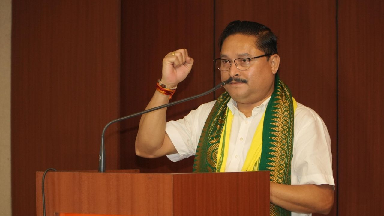কোনো হিন্দু বিদেশী নহয় ভাৰতত! মন্তব্য দিলীপ শইকীয়াৰ, হীৰেন গোহাঁই সন্দৰ্ভত ক’লে এইদৰে… কোনো হিন্দু বিদেশী নহয় ভাৰতত! মন্তব্য দিলীপ শইকীয়াৰ, হীৰেন গোহাঁই সন্দৰ্ভত ক’লে এইদৰে…