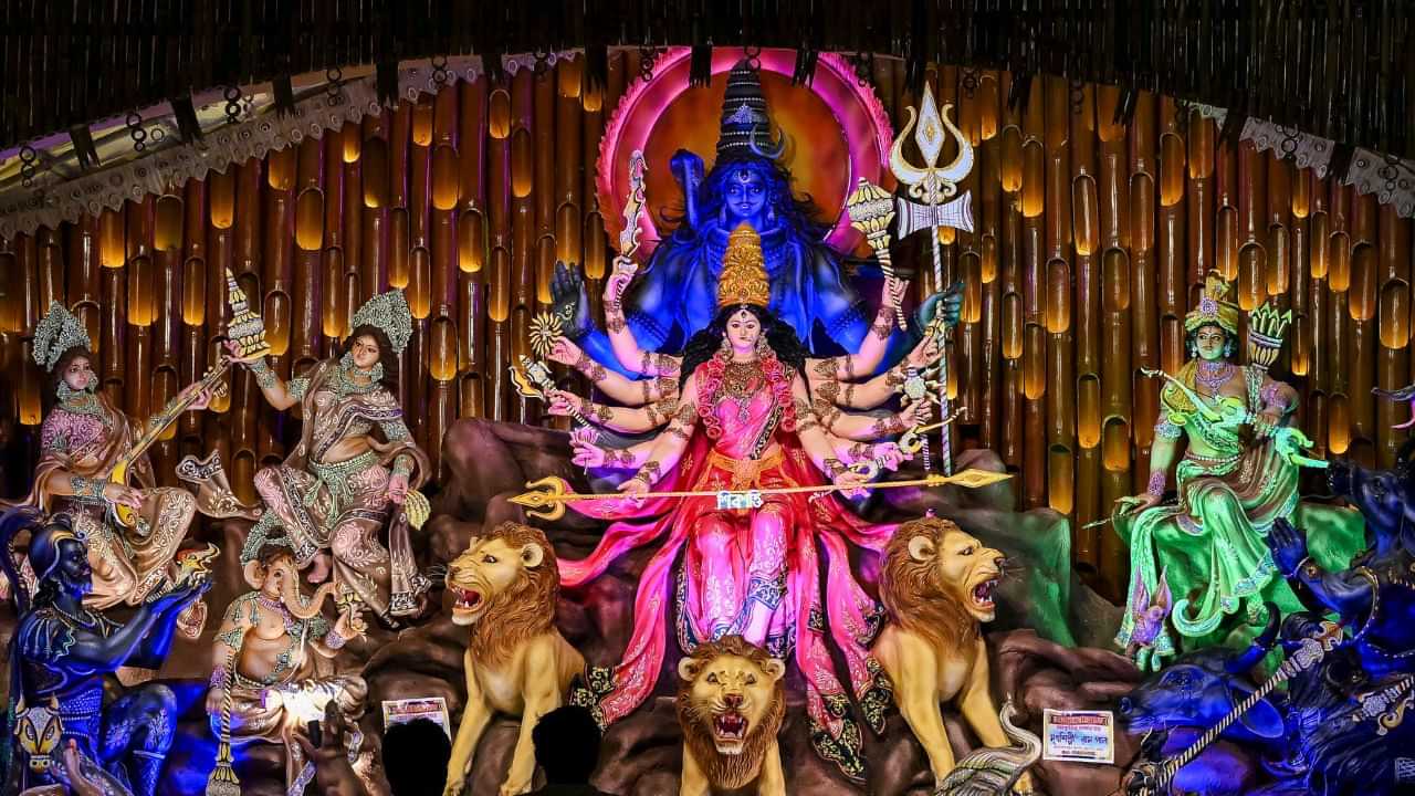 দুৰ্গা পূজাত আমিষ খাদ্য গ্ৰহণ কৰা হয় এইসমূহ ৰাজ্যত, জানক ইয়াৰ ৰীতি-নীতি তথা পৰম্পৰা