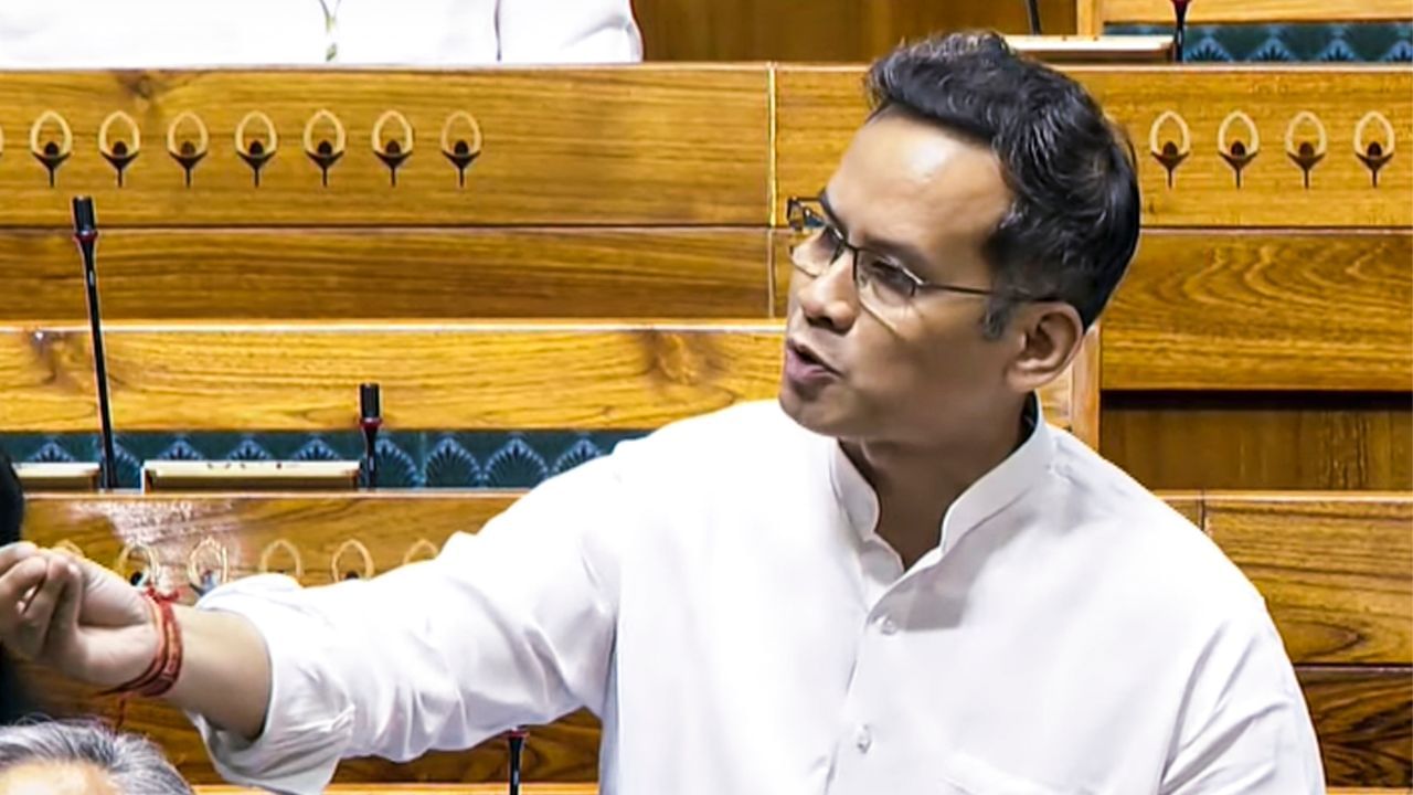মণিপুৰত উপস্থিত হৈ প্ৰথমে ক্ষমা খুজিব লাগে প্ৰধানমন্ত্ৰী মোদীয়ে! বিজেপিকো এই আহ্বান জনালে গৌৰৱ গগৈয়ে… মণিপুৰত উপস্থিত হৈ প্ৰথমে ক্ষমা খুজিব লাগে প্ৰধানমন্ত্ৰী মোদীয়ে! বিজেপিকো এই আহ্বান জনালে গৌৰৱ গগৈয়ে…