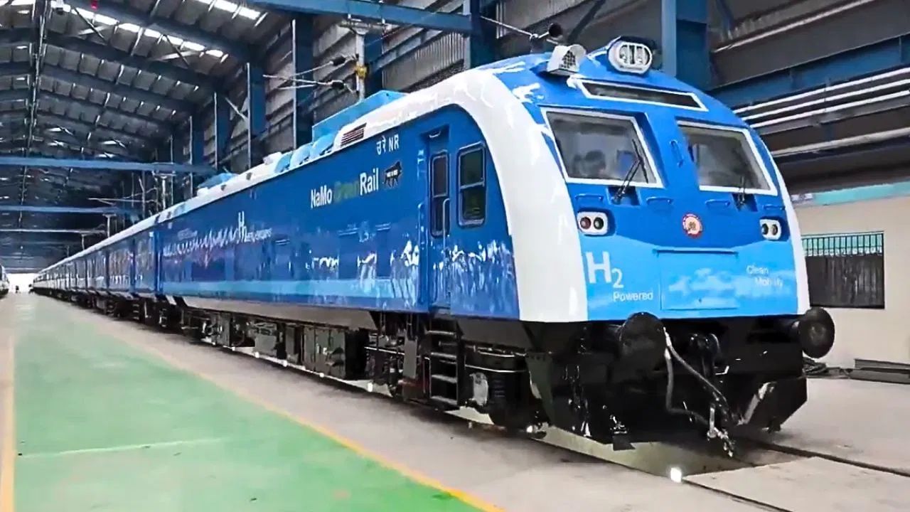 ডিজেল বা বিদ্যুৎ নহয়, এইবাৰ দেশত আৰম্ভ হ’ব হাইড্ৰ’জেন চালিত ৰে’লৰ যাত্ৰা