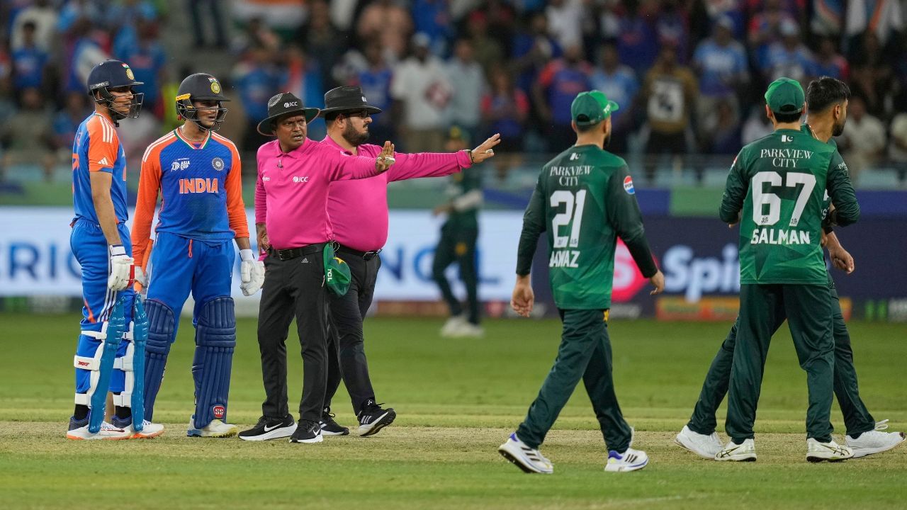 পাকিস্তানক ‘শিক্ষা’ দি বিশ্ব অভিলেখ গঢ়িলে অভিষেকেঃ গিলৰ সৈতে দেখুৱালে শতকীয় চমক পাকিস্তানক ‘শিক্ষা’ দি বিশ্ব অভিলেখ গঢ়িলে অভিষেকেঃ গিলৰ সৈতে দেখুৱালে শতকীয় চমক
