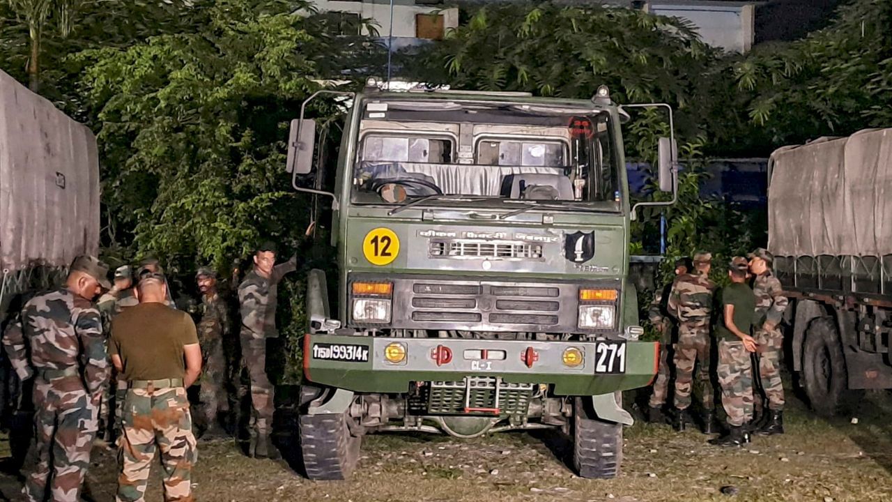 ভাৰতীয় সেনাই কি কি ধৰণৰ বাহন ব্যৱহাৰ কৰে জানেনে?