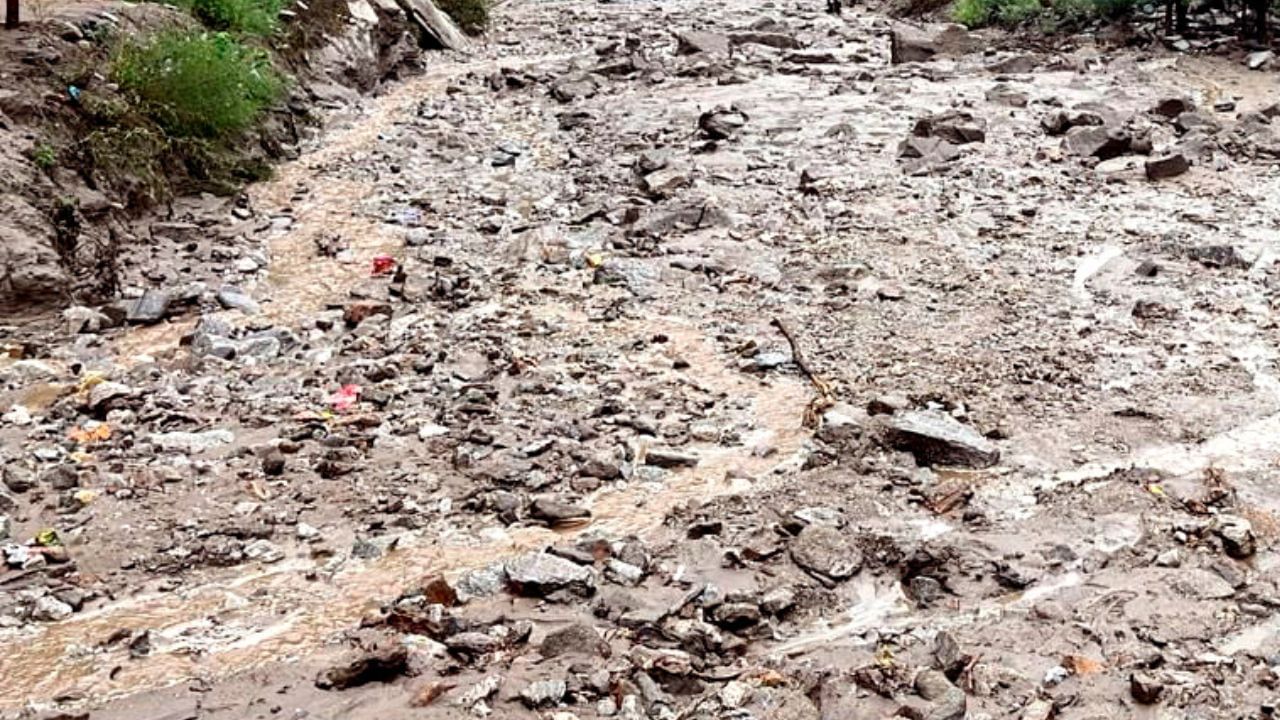 আফগানিস্তানৰ পিছত এই দেশত প্ৰকৃতিৰ তাণ্ডৱঃ ভূমিস্খলনে প্ৰাণ কাঢ়িলে প্ৰায় ১০০০ লোকৰ আফগানিস্তানৰ পিছত এই দেশত প্ৰকৃতিৰ তাণ্ডৱঃ ভূমিস্খলনে প্ৰাণ কাঢ়িলে প্ৰায় ১০০০ লোকৰ