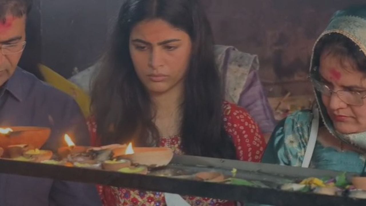 ভোগেশ্বৰ বৰুৱাৰ জন্মদিন উপলক্ষে অসম অলিম্পিক সংস্থাই শংকৰদেৱ কলাক্ষেত্ৰত আয়োজন কৰা অনুষ্ঠানত মনুক জনাব সম্বৰ্ধনা। দেশলৈ গৌৰৱ কঢ়িয়াই অনা আন্ত:ৰাষ্ট্ৰীয় শ্বুটাৰ গৰাকীক অসম অলিম্পিক সংস্থাই দিব বিচাৰিছে সন্মান।