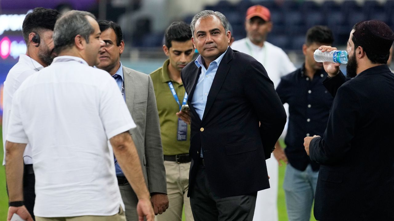 Asia Cup 2025: এছিয়া কাপৰ পুৰস্কাৰ বিতৰণৰ সময়ত পাকিস্তান ক্ৰিকেট ব’ৰ্ডৰ অধ্যক্ষ নাকভিয়ে কৰিলে এই কাম, ভিডিঅ’ ভাইৰেল