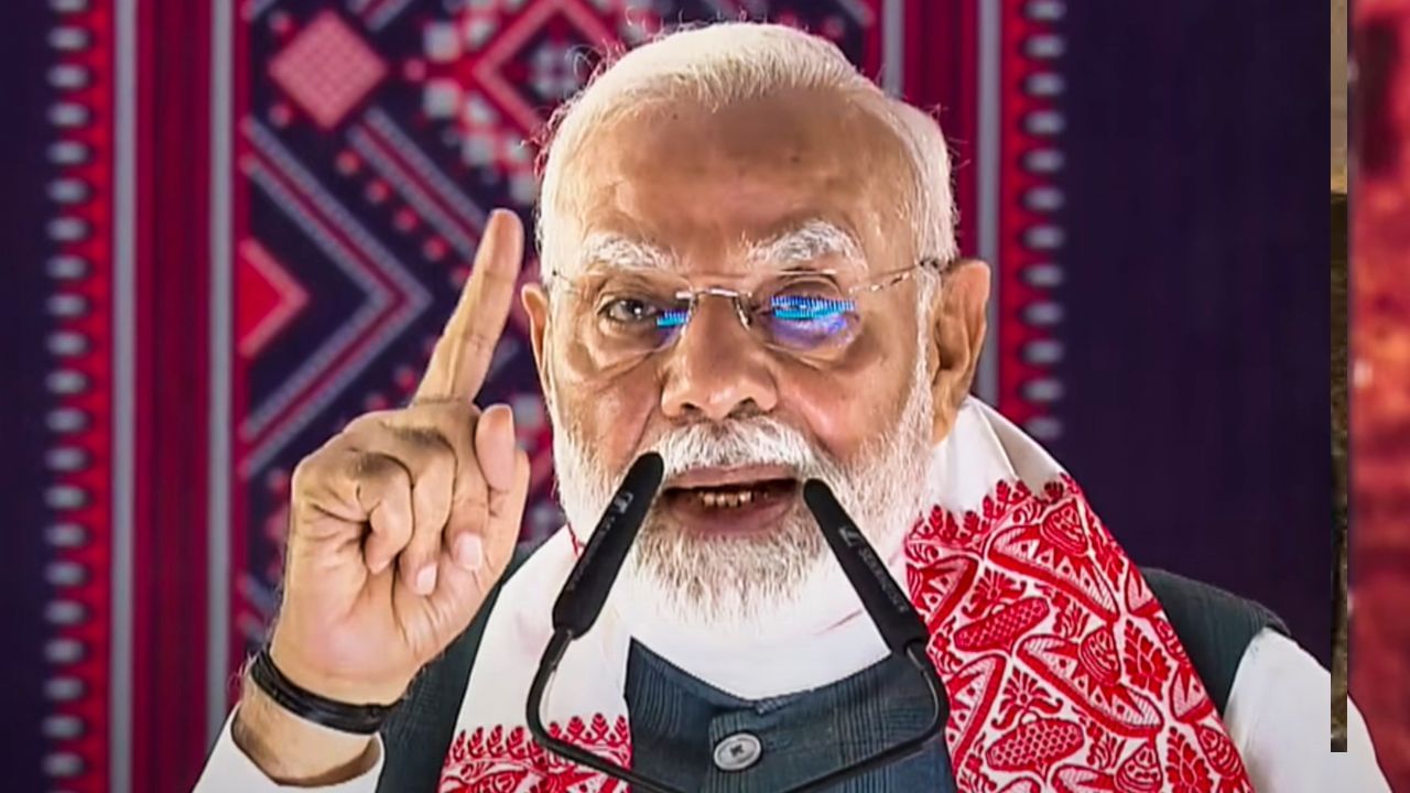 “অবকী বাৰ মোদী চৰকাৰ”ৰ পৰা “মোদীৰ গ্যাৰাণ্টী”লৈ, জনপ্ৰিয় নেতা হিচাপে মোদীৰ যাত্ৰা…