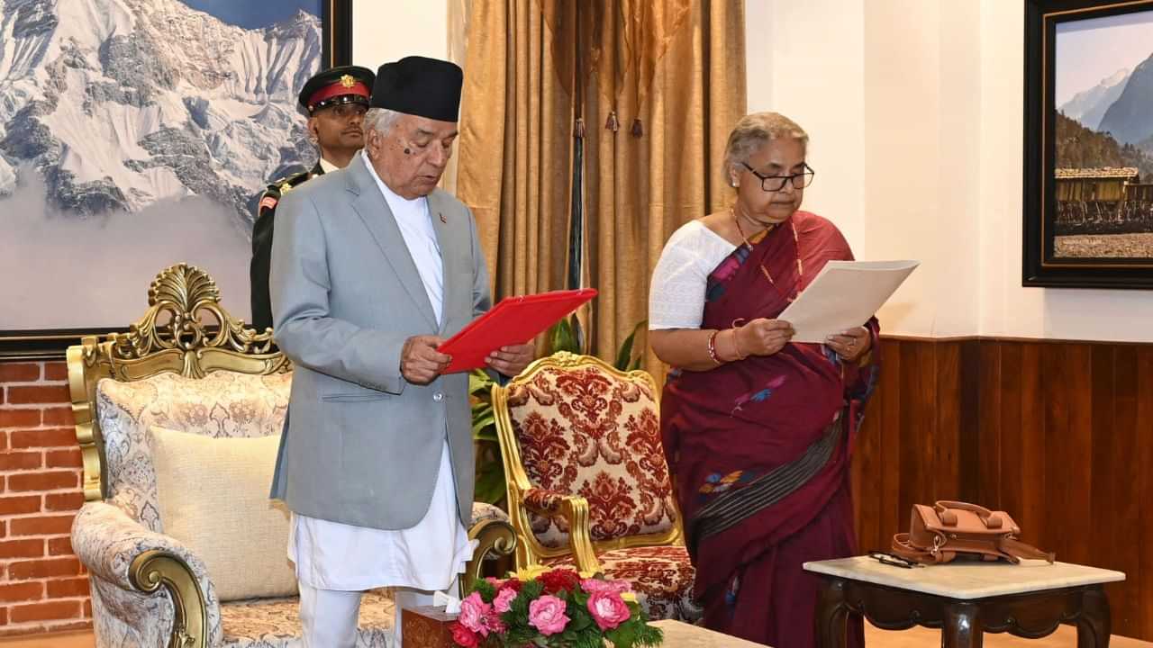 প্ৰধানমন্ত্ৰীৰ শপত গ্ৰহণৰ পিছতে ৰাষ্ট্ৰপতিয়ে ভংগ কৰিলে নেপালৰ সংসদ, ঘোষণা কৰিলে নিৰ্বাচনৰ দিন