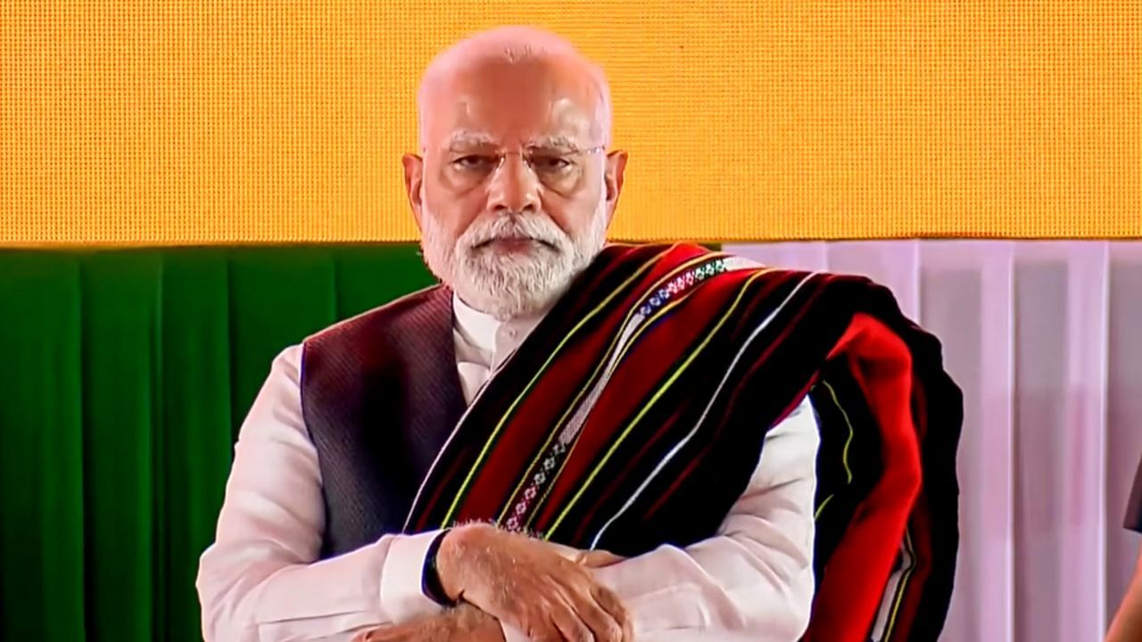 ‘মণিপুৰবাসীৰ কাষত মই আছোঁ’: প্ৰধানমন্ত্ৰীয়ে ক’লে আশা আৰু আত্মবিশ্বাসৰ নতুন সূৰুযে টোকৰ মাৰিছে মণিপুৰৰ দুৱাৰত