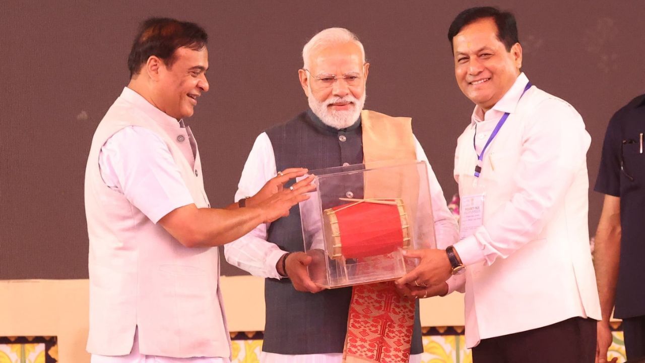 মঙলদৈত কেইবা কোটি টকাৰ প্ৰকল্পৰ আধাৰশিলা স্থাপন প্ৰধানমন্ত্ৰীৰ, বিশাল জনসভা…
