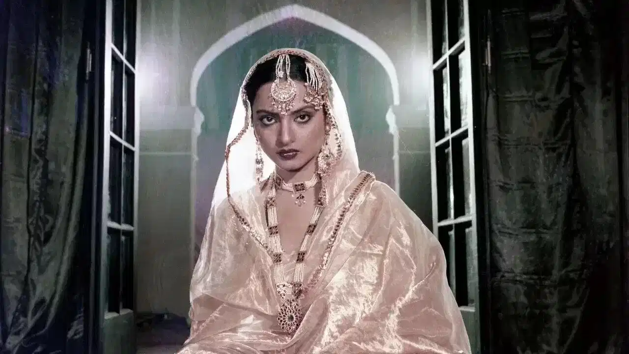 বিবাহৰ দিনাই চেণ্ডেলৰ কোব খাইছিল ৰেখাই, অপমানিত হৈ...