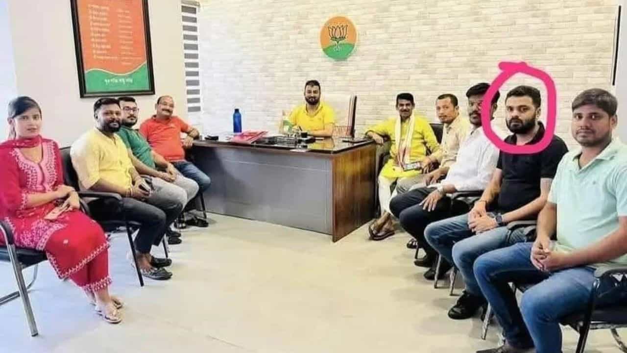 বিজেপিৰে কেনেধৰণৰ ঘনিষ্ঠতা সিদ্ধাৰ্থ শৰ্মাৰ ? যুৱ মৰ্চাৰ সাংস্কৃতিক বিভাগৰ সহ প্ৰভাৰীৰ দায়িত্বত থকাটো সত্য নে ?