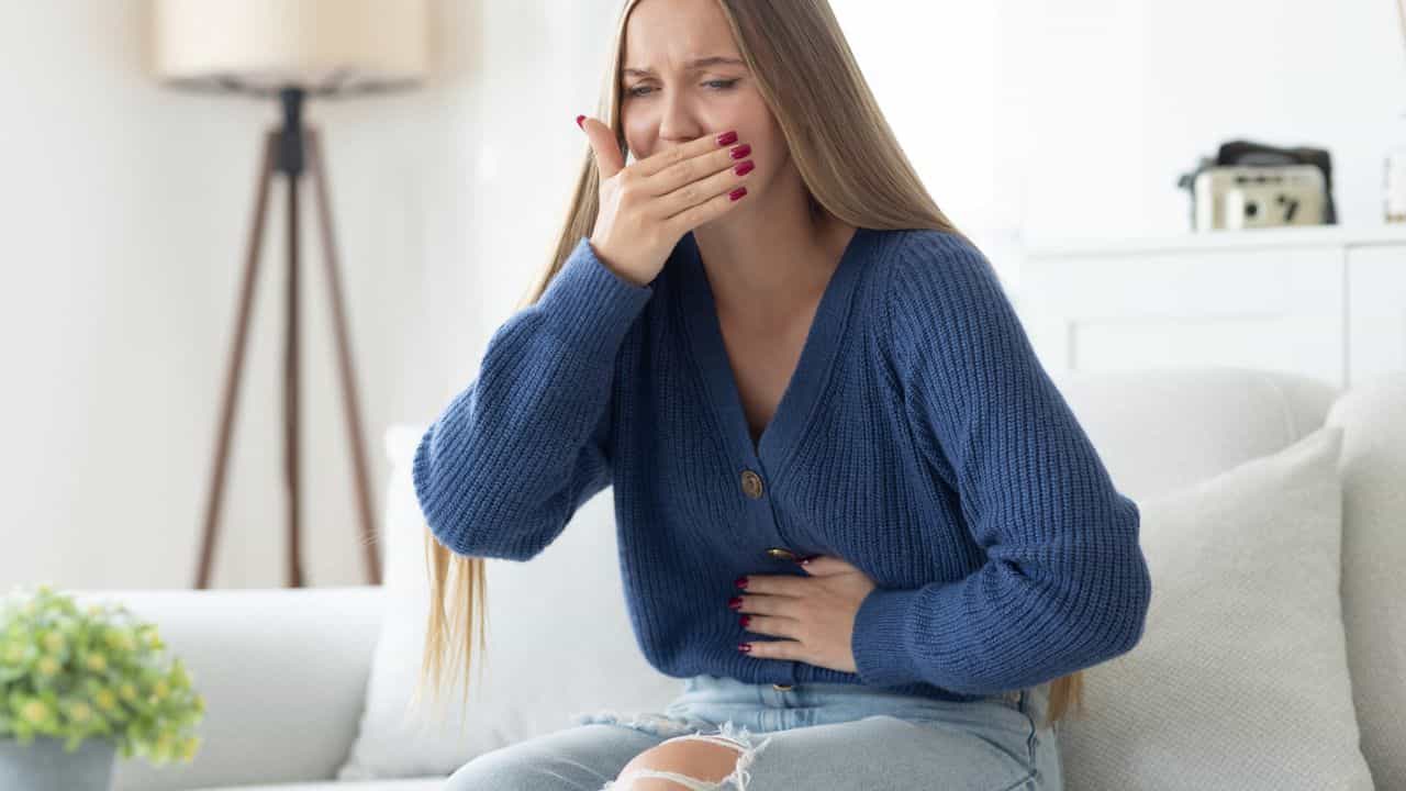 Stomach Ulcer: পেটৰ ভিতৰত আলচাৰ কিয় হয়? ইয়াৰ প্ৰাৰম্ভিক লক্ষণসমূহ কি কি?