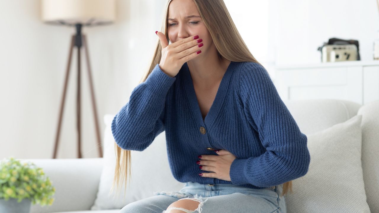 Stomach Ulcer: পেটৰ ভিতৰত আলচাৰ কিয় হয়? ইয়াৰ প্ৰাৰম্ভিক লক্ষণসমূহ কি কি?