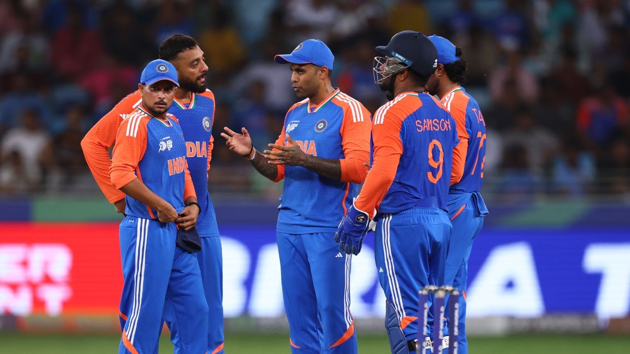 আধাও বিক্ৰী হোৱা নাই ভাৰত-পাক মেচৰ টিকটঃ সংঘাত নহয়, আঁৰৰ কাৰণ এই দুই ক্ৰিকেটাৰ! আধাও বিক্ৰী হোৱা নাই ভাৰত-পাক মেচৰ টিকটঃ সংঘাত নহয়, আঁৰৰ কাৰণ এই দুই ক্ৰিকেটাৰ!