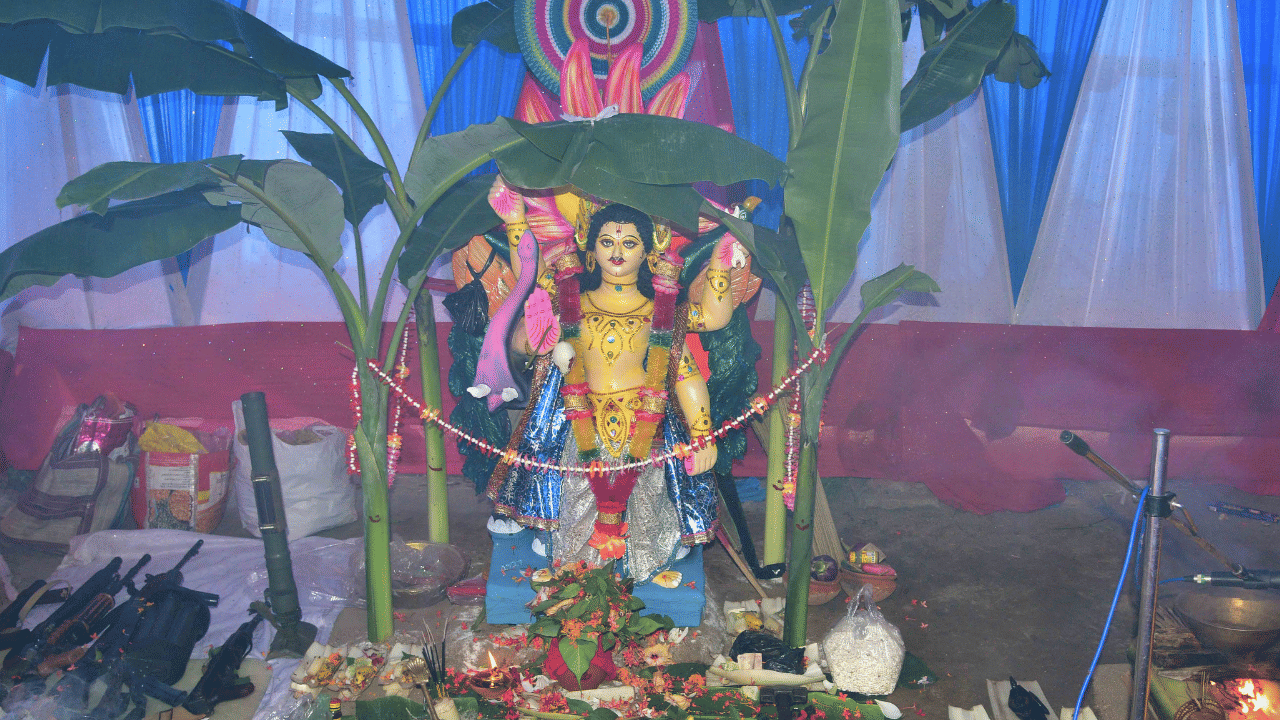 Vishwakarma Puja 2025:ব্যৱসায়ত উন্নতি, ধন লাভৰ বাবে বিশ্বকৰ্মা পূজাৰ দিনা কৰক এই উপায়...