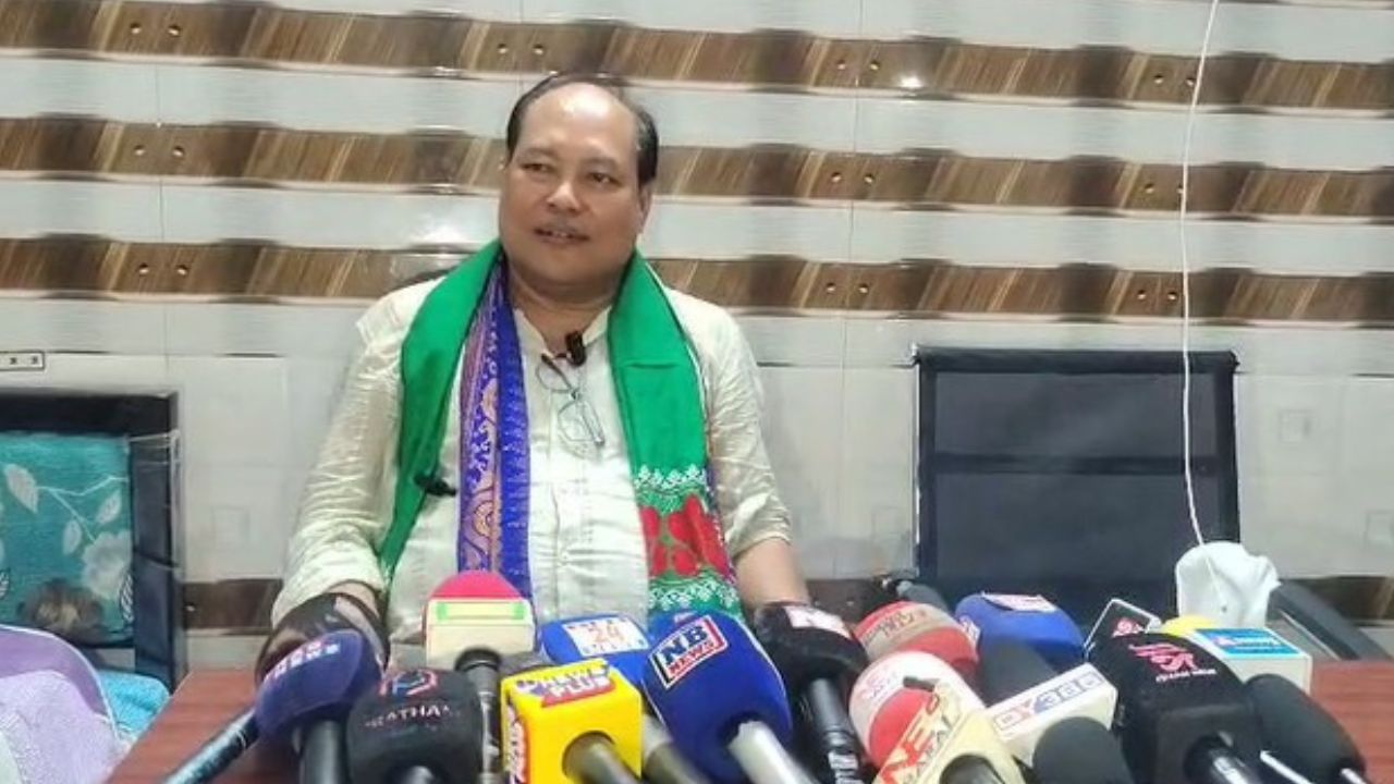 BTCৰ CEM হ’বলৈ সাজু বিশ্বজিৎ দৈমাৰী! ক’লে- দলে দায়িত্ব দিলে… BTCৰ CEM হ’বলৈ সাজু বিশ্বজিৎ দৈমাৰী! ক’লে- দলে দায়িত্ব দিলে…