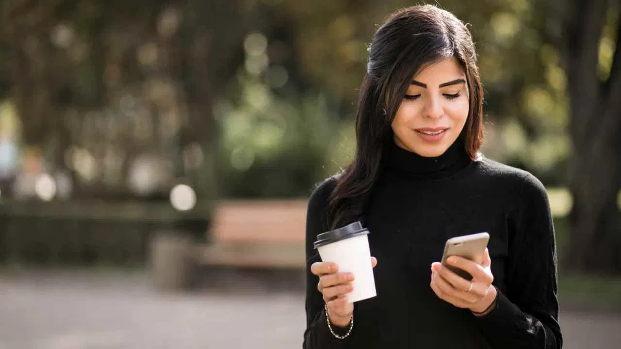 Airtel 100 Plan Validity: এই ১০০ টকীয়া এয়াৰটেলৰ প্ৰিপেইড প্লেনৰ বৈধতাৰ কোনো পৰিৱৰ্তন হোৱা নাই। । আগৰ দৰেই এই পৰিকল্পনাৰ বৈধতা এতিয়াও ৩০ দিনৰ। (ফটো: Freepik)