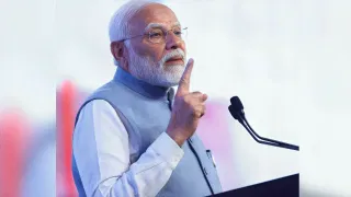 PM Modi 75th Birthday: জনতাৰ হৃদয়ত নৰেন্দ্ৰ মোদী! প্ৰধানমন্ত্ৰী মোদীৰ আধাৰত কিমানখন ছবি আৰু ছিৰিজ নিৰ্মাণ হৈছে আপুনি জানেনে?