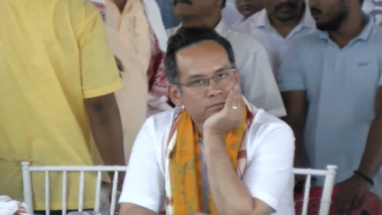 কলাই গাঁৱত নিৰ্বাচনী প্ৰচাৰত মুখ্যমন্ত্ৰীক কটাক্ষ গৌৰৱ গগৈৰ...