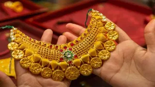 Gold Price Today: হ্ৰাস পাইছে সোণৰ দাম, গুৱাহাটীত আজি ১০ গ্ৰাম সোণ কিমান টকাত বিক্ৰী হৈছে?
